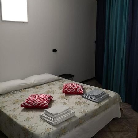 Lux Rho Fiera Bed and Breakfast Lainate Buitenkant foto