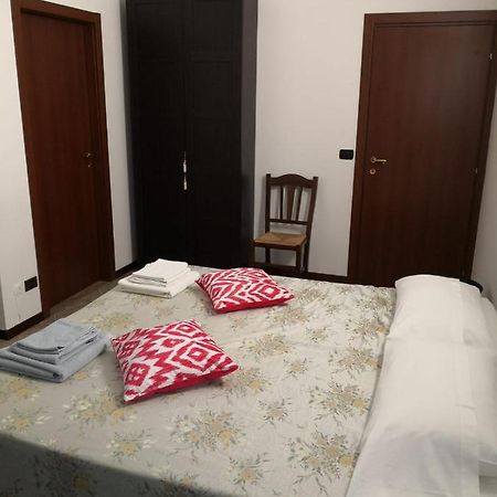 Lux Rho Fiera Bed and Breakfast Lainate Buitenkant foto